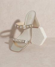 Load image into Gallery viewer, Lady Victoria | Pearl Strap Heel
