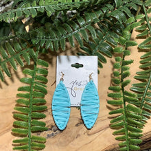 Load image into Gallery viewer, Catch Your Dreams | Earrings - Blue
